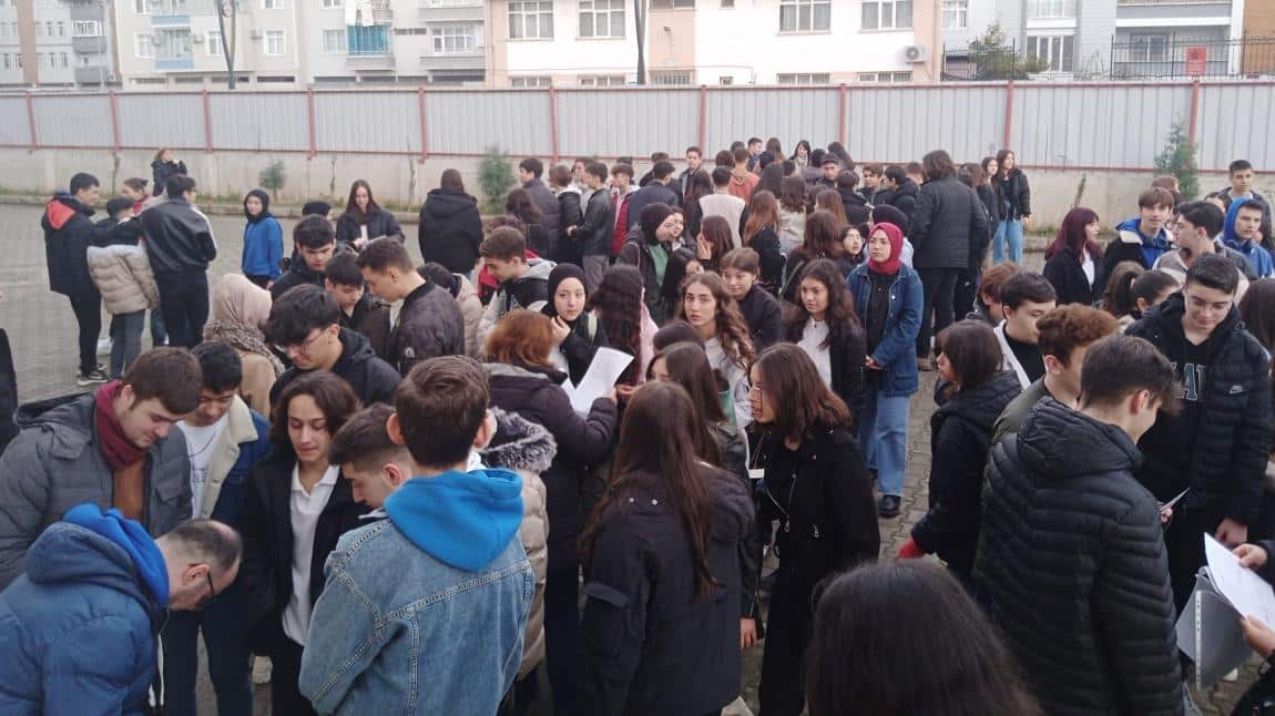 Fatih Anadolu Lisesinde karne günü